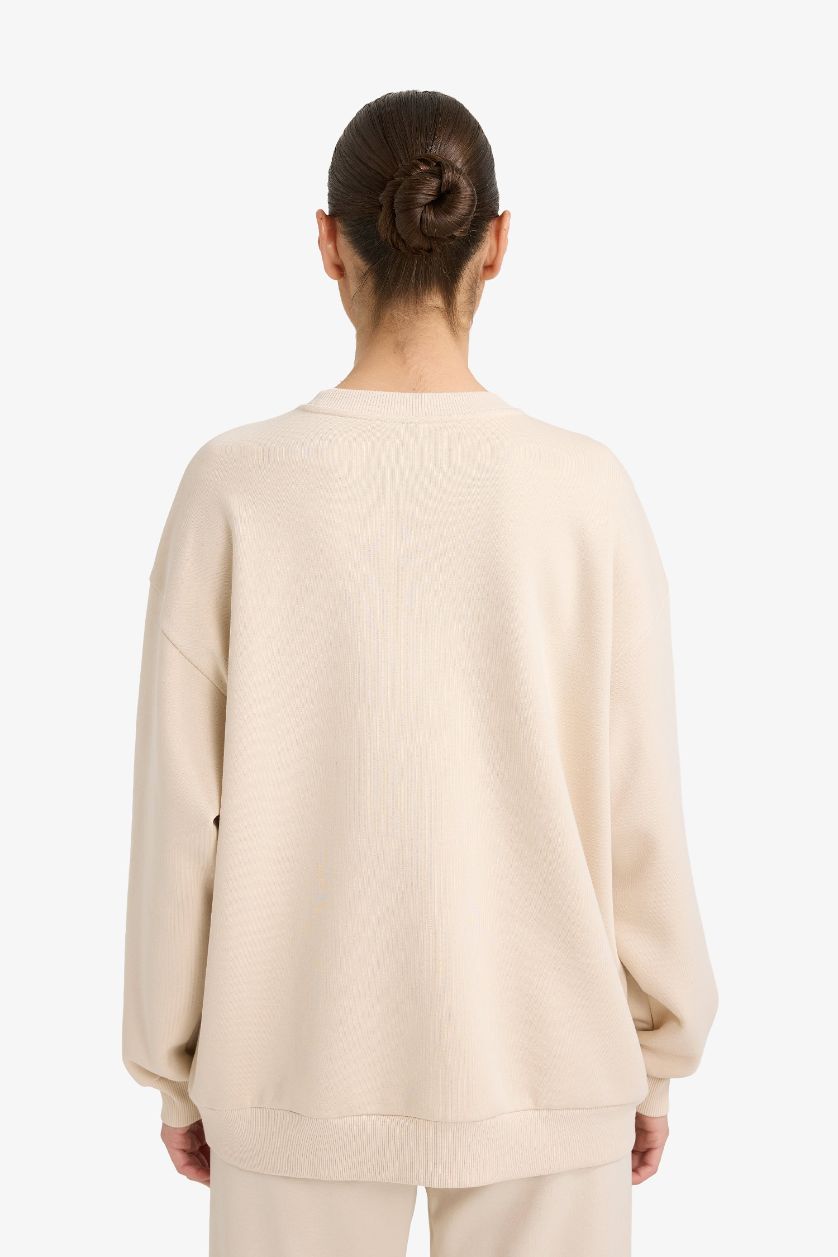 Woman Beige Oversize Fit Printed Long Sleeve Sweatshirt