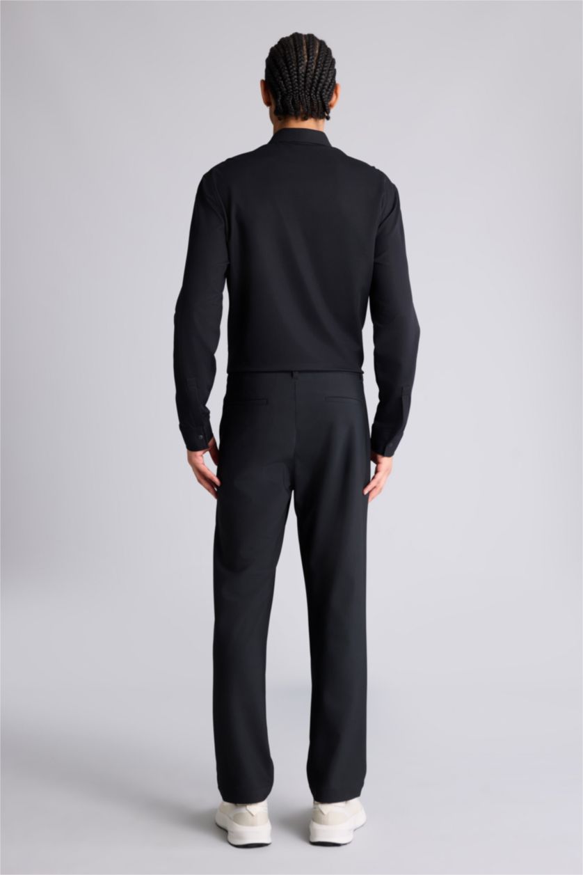 رجال أسود بنطرون قصة عادية ورجل عادي