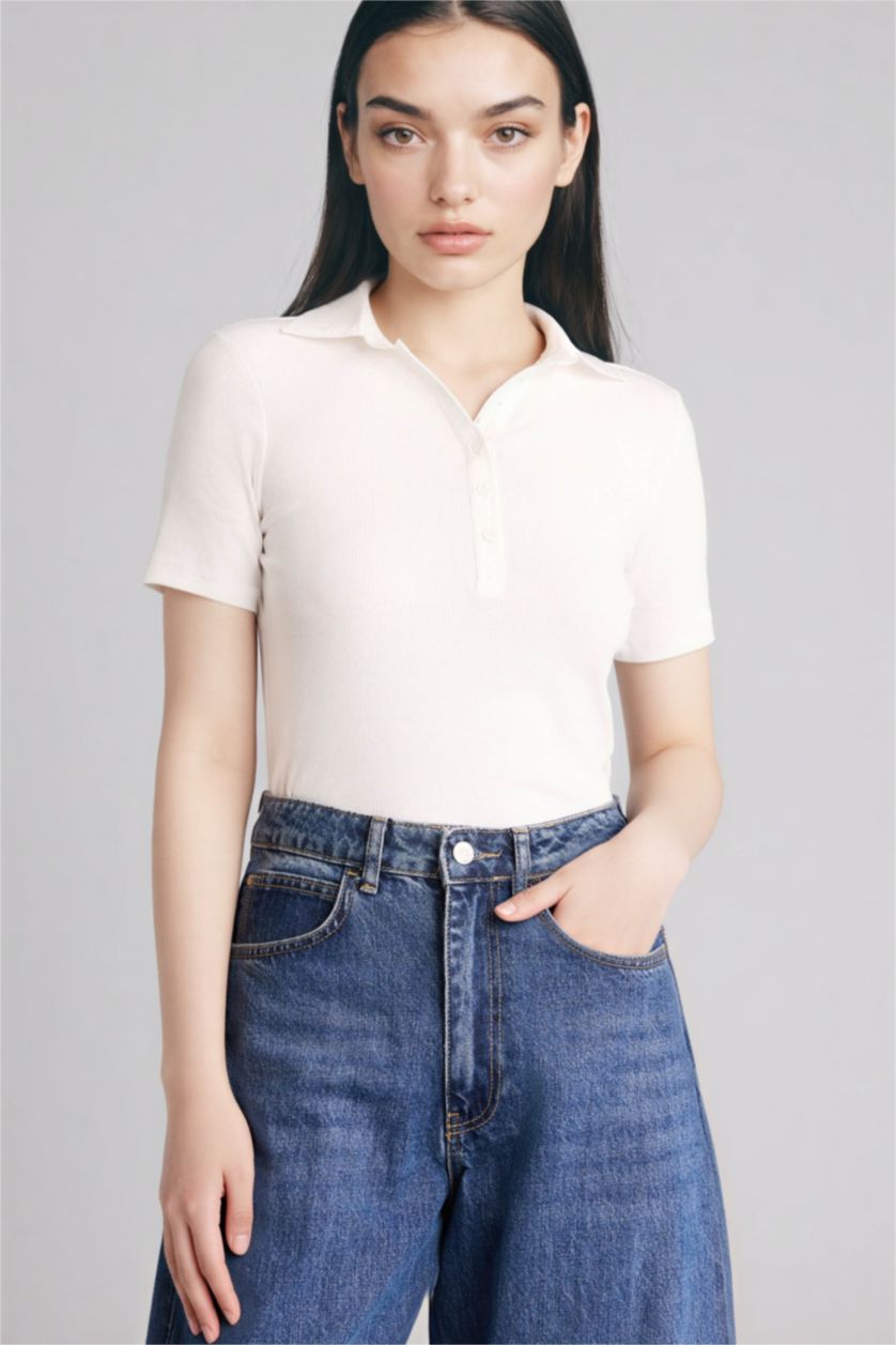 حريمي بيج فاتح تيشيرت بولو نص كم سليم فيت مضلع