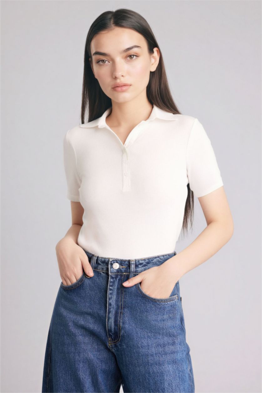 حريمي بيج فاتح تيشيرت بولو نص كم سليم فيت مضلع