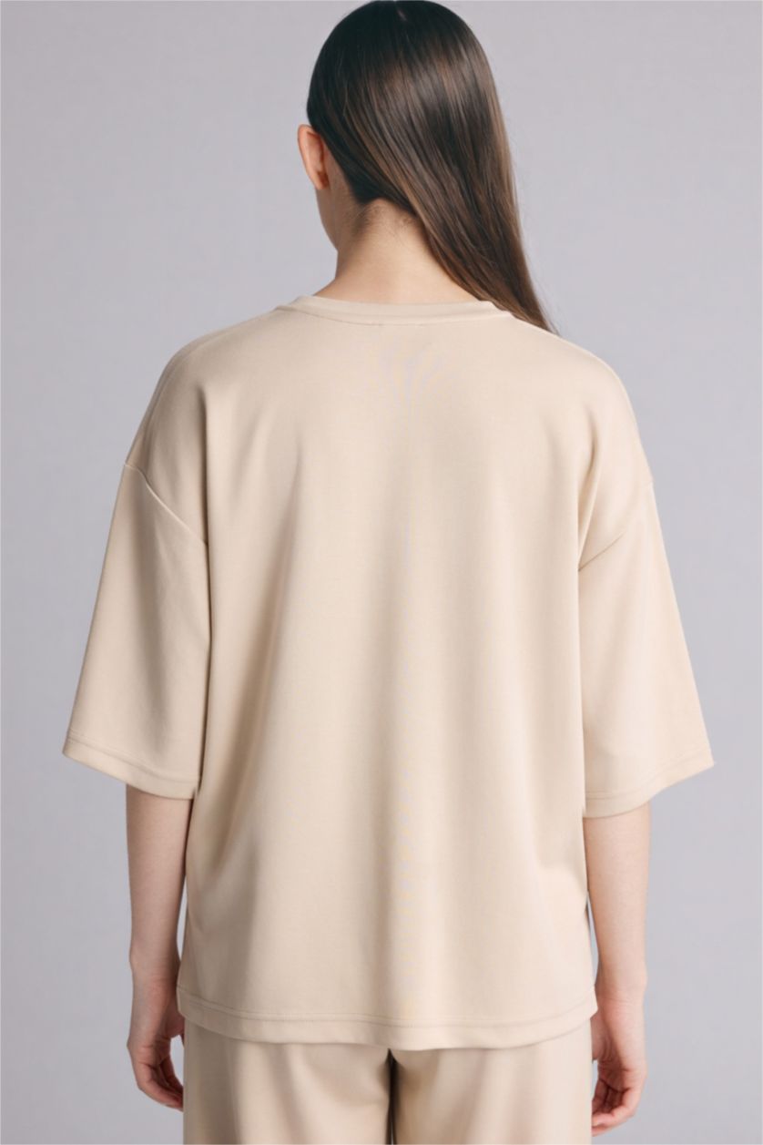 حريمي بيج تيشيرت نص كم قصة مريحة وياقة مستديرة