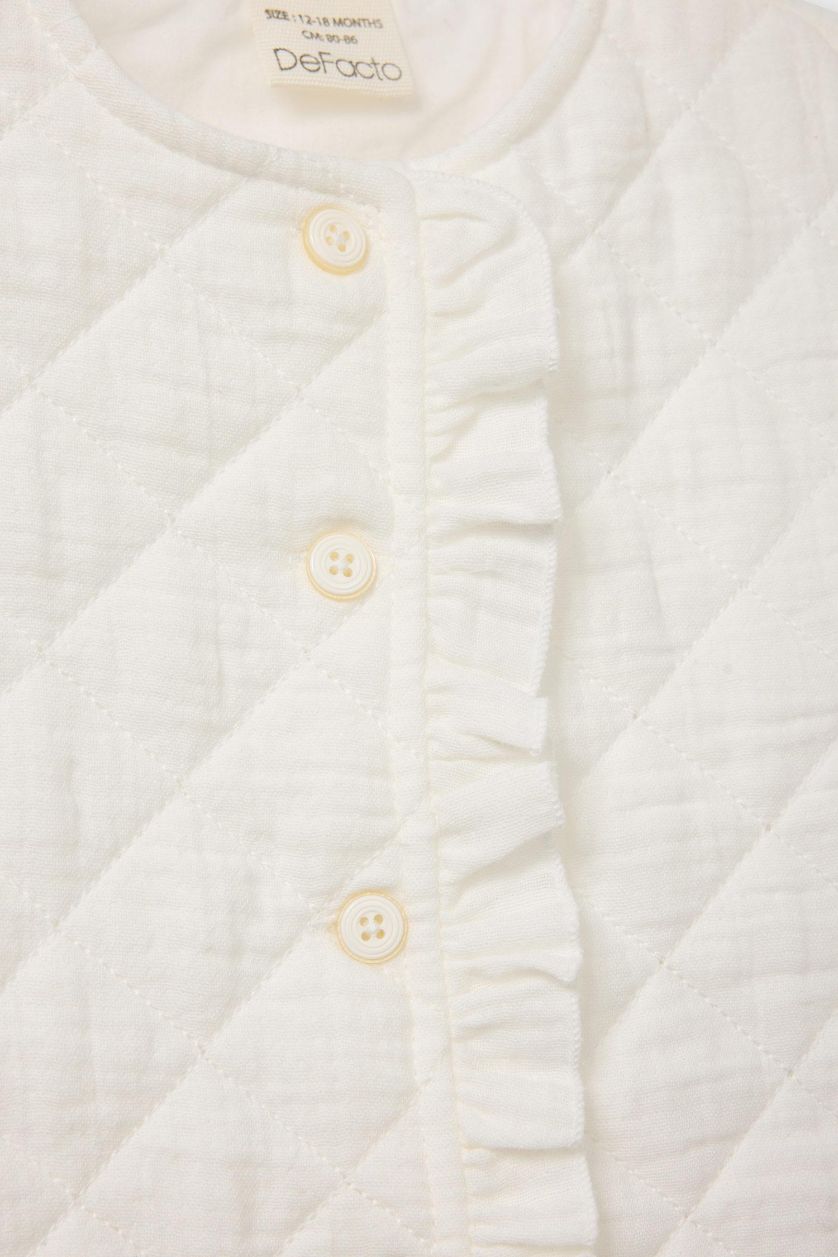 طفلة صغيرة بيج فاتح قميص بيبي بنات نص كم مبطن قصة عادية برقبة مستديرة