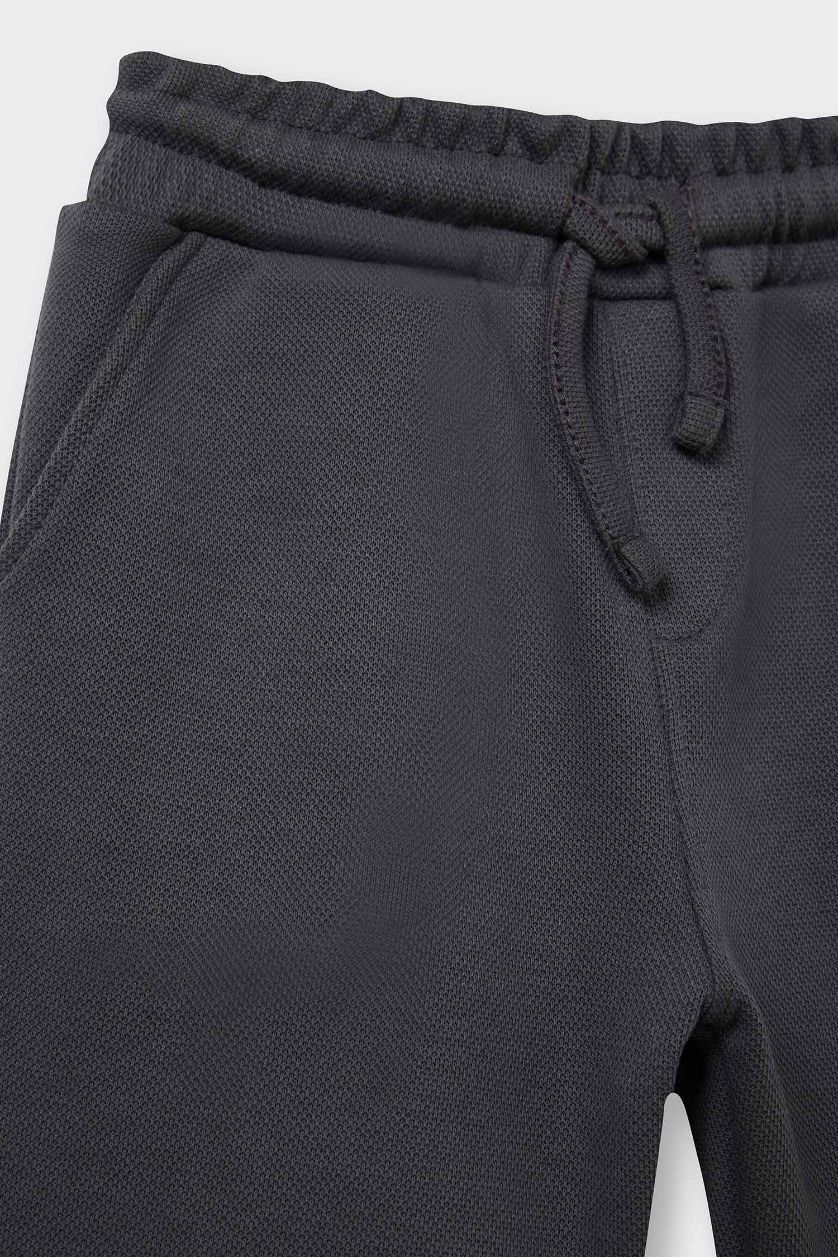 طفل صغير أنثرا بنطرون بيبي ولادي قصة عادية