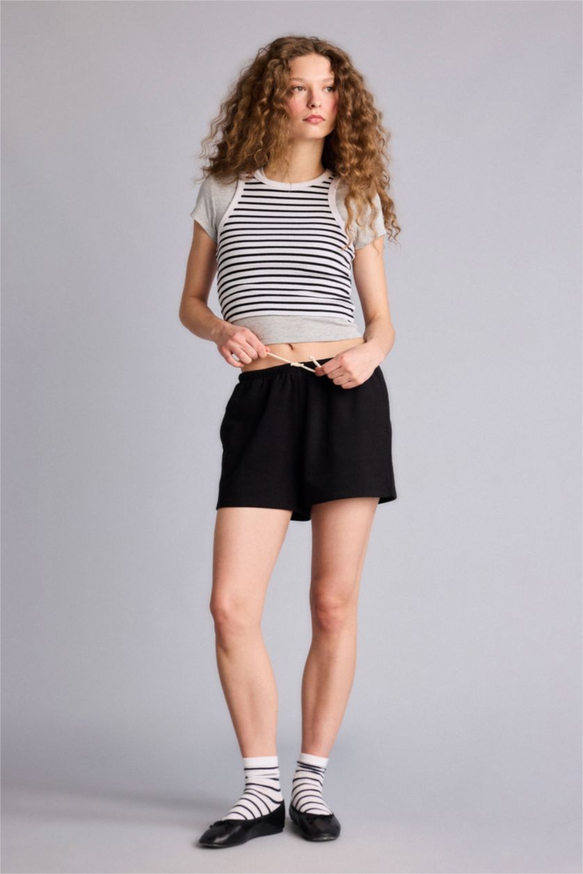 حريمي أسود شورت قصير قصة عادية