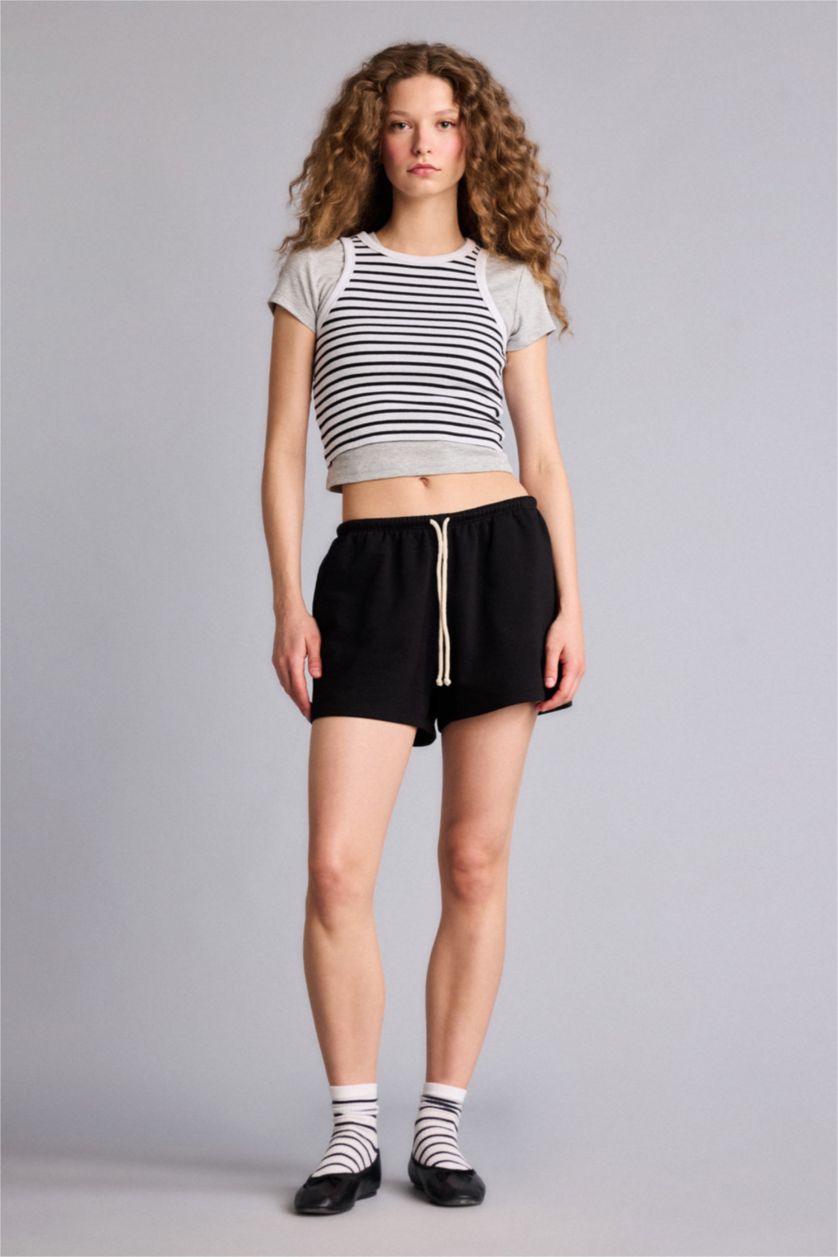 حريمي أسود شورت قصير قصة عادية