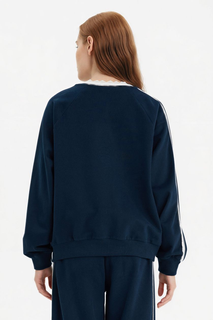 نساء كحلي سويت شيرت اوفر سايز مطبوع بياخة V