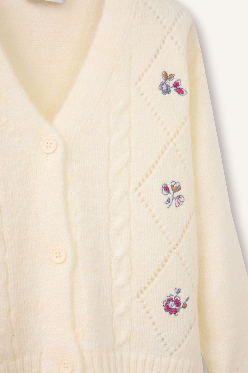 طفلة صغيرة بيج فاتح كارديجان بيبي بناتي مطرز قصة عادية بياقة V