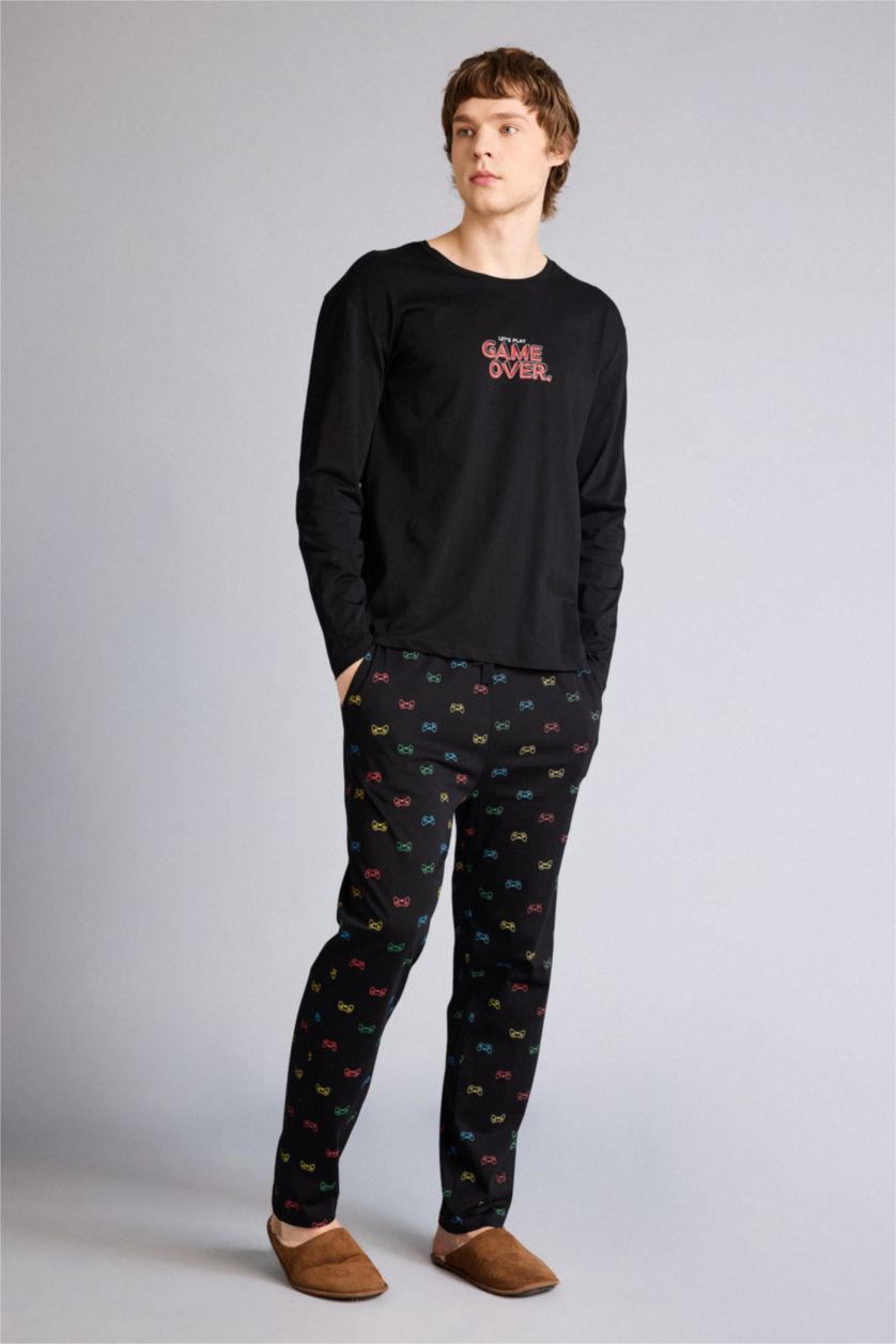 MAN Black 2 piece Regular Fit Set