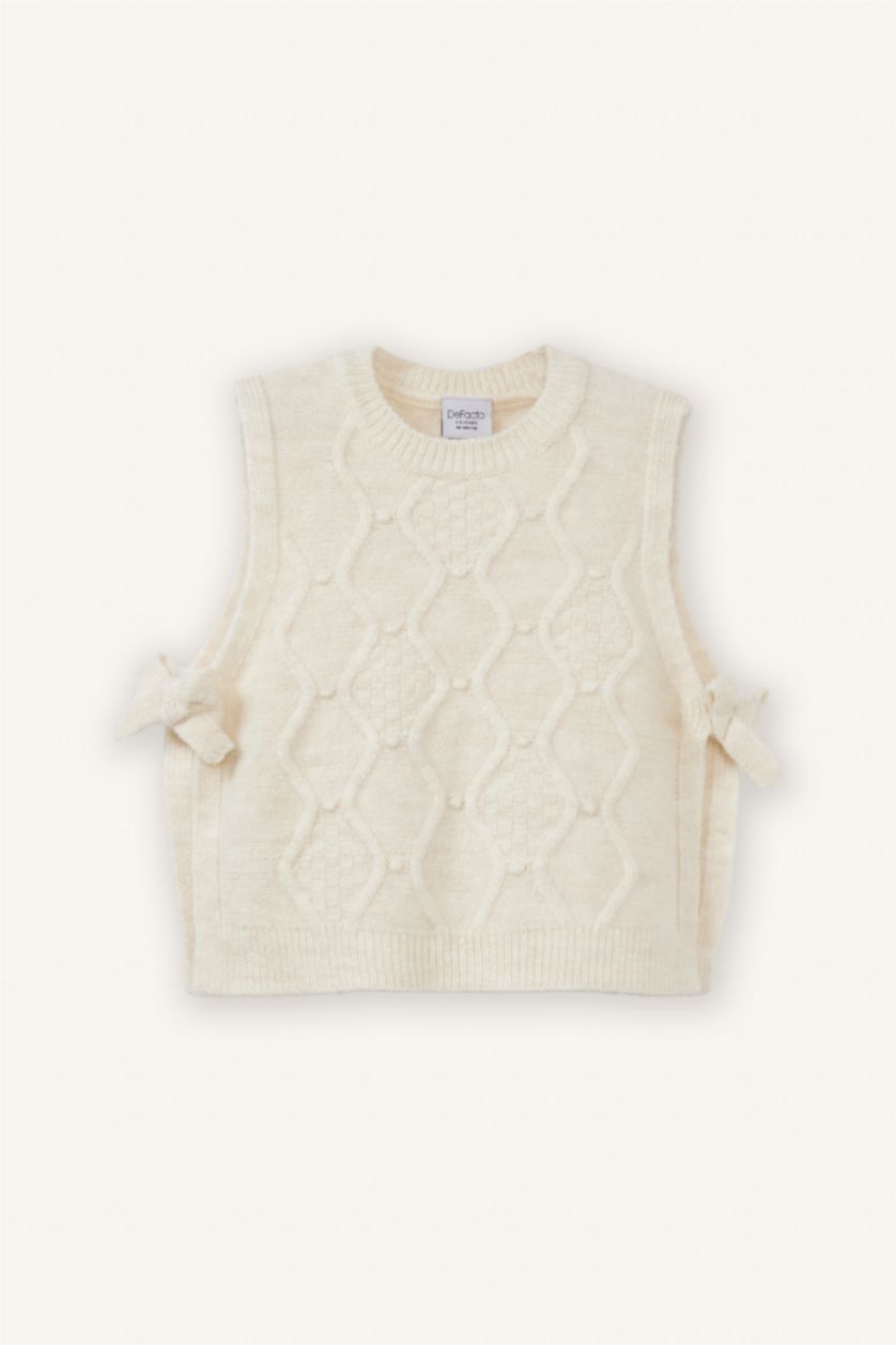 طفلة صغيرة بيج فاتح فيست تريكو قصة عادية بياقة مستديرة