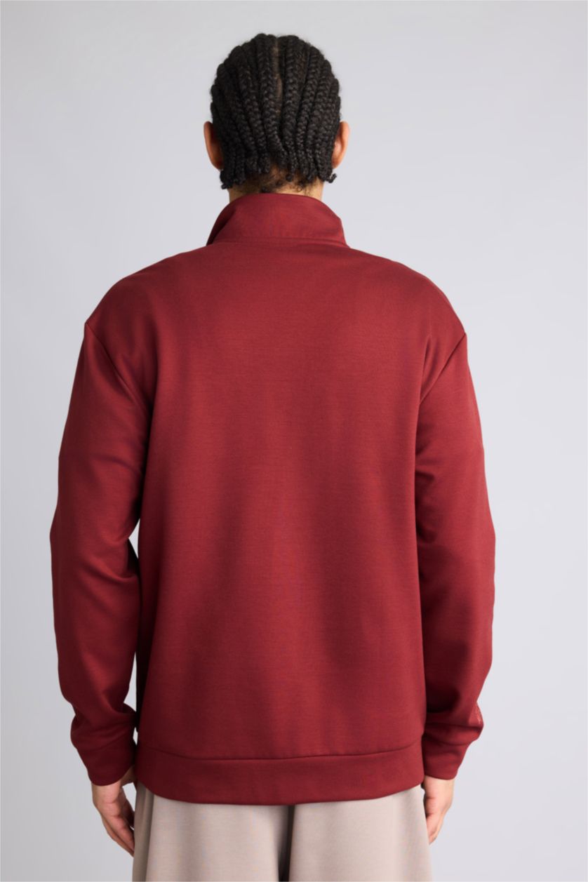 Man Bordeaux Standard Fit Sweatshirt