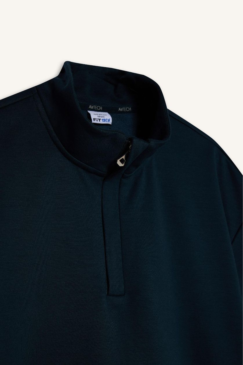 رجال كحلي فاتح سويت شيرت قصة عادية