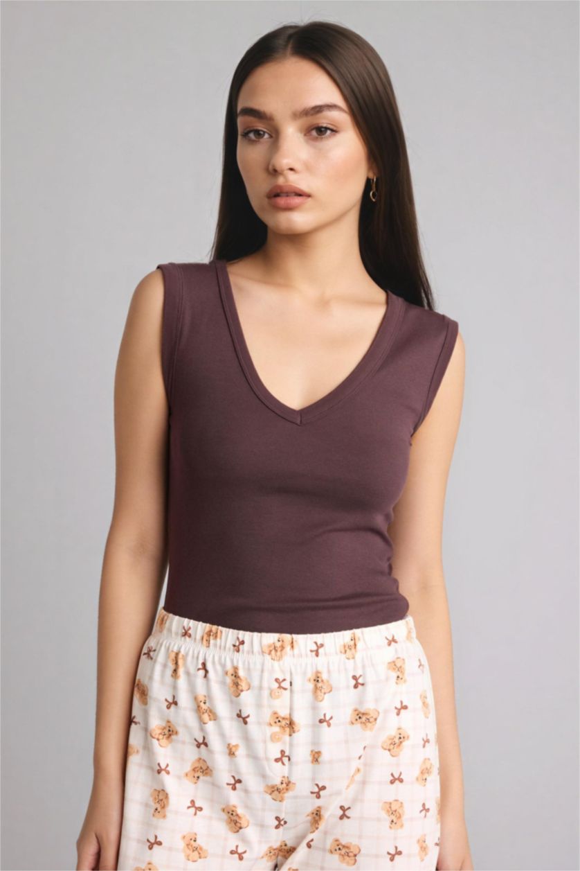 حريمي بني تانك توب قصة عادية