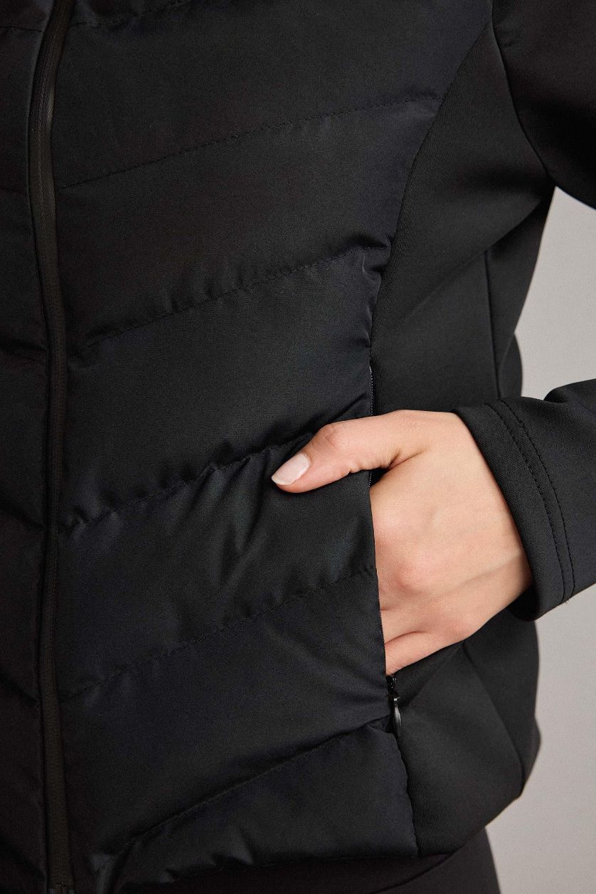 Kadın Siyah Rüzgar Geçirmez Kapüşonlu Şişme Mont
