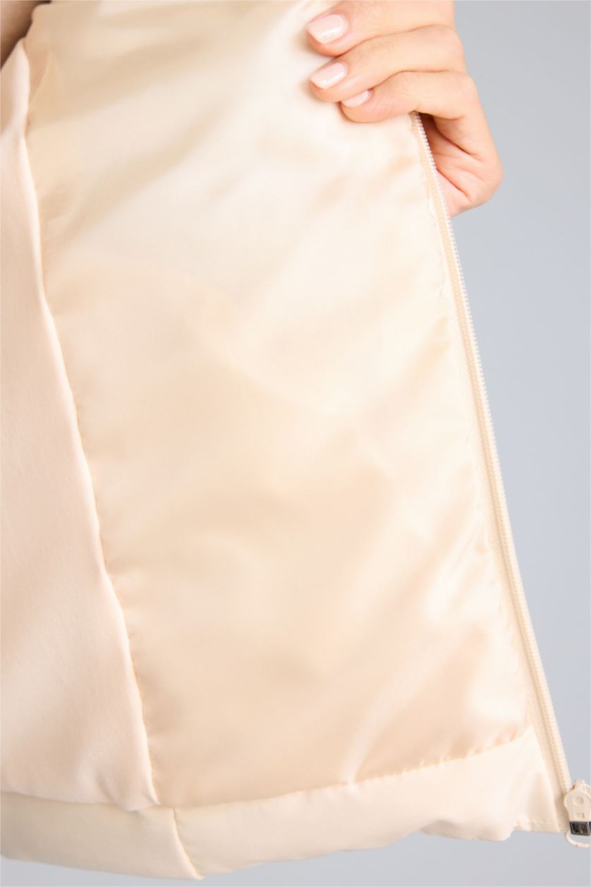 Kadın Ekru Rüzgar Geçirmez Mont