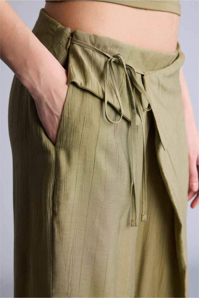 Женщины Хаки Брюки Wide Leg из ткани кринкл стандартной длины на молнии с нормальной посадкой