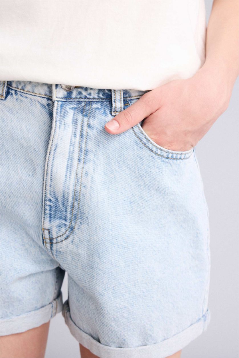 Женщины Светло-синий Укороченные джинсовые шорты Mom Fit с высокой талией