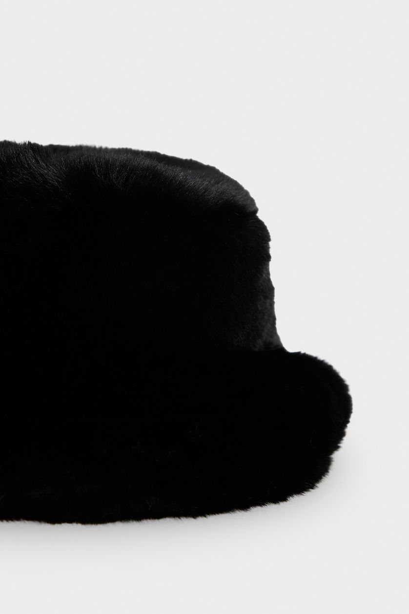 Woman Black Woman Animal Print Bucket Hat