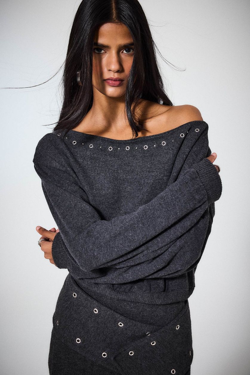 Woman Anthracite Loose Fit Off Shoulder Long Sleeve T-Shirt