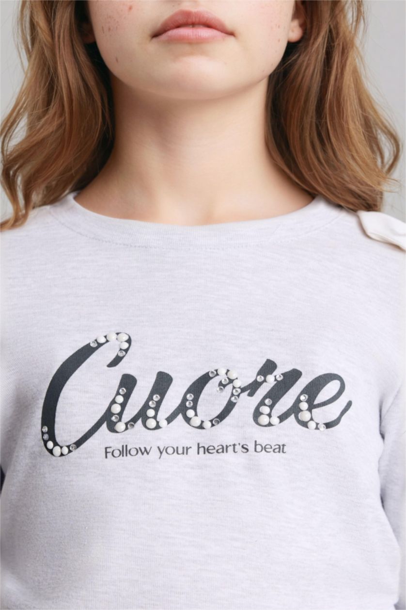 بنات ميلانج رمادي فاتح تيشيرت كم طويل مضلع بطبعة شعار بياقة مستديرة