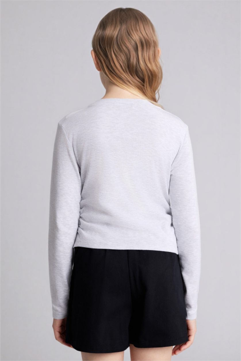 بنات ميلانج رمادي فاتح تيشيرت كم طويل مضلع بطبعة شعار بياقة مستديرة