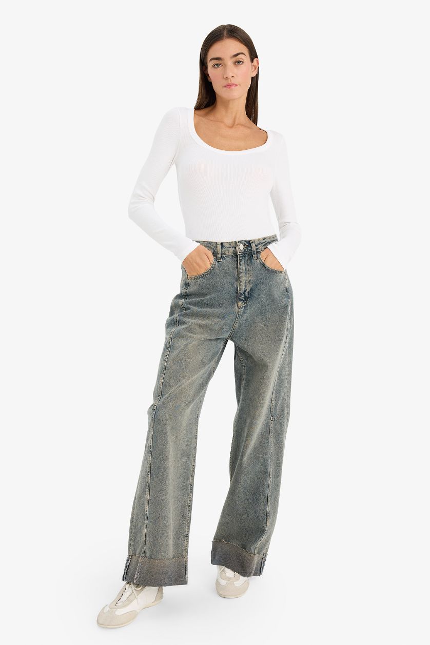 WOMAN White Slim Fit Round Neck Basic Corduroy Ribbed T-Shirt