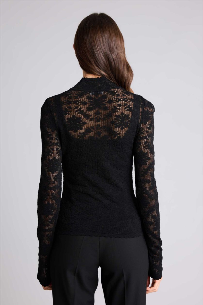 Woman Black Slim Fit Pullover