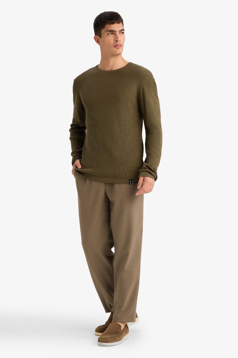 Man Dark Khaki Crew Neck Knit Pullover