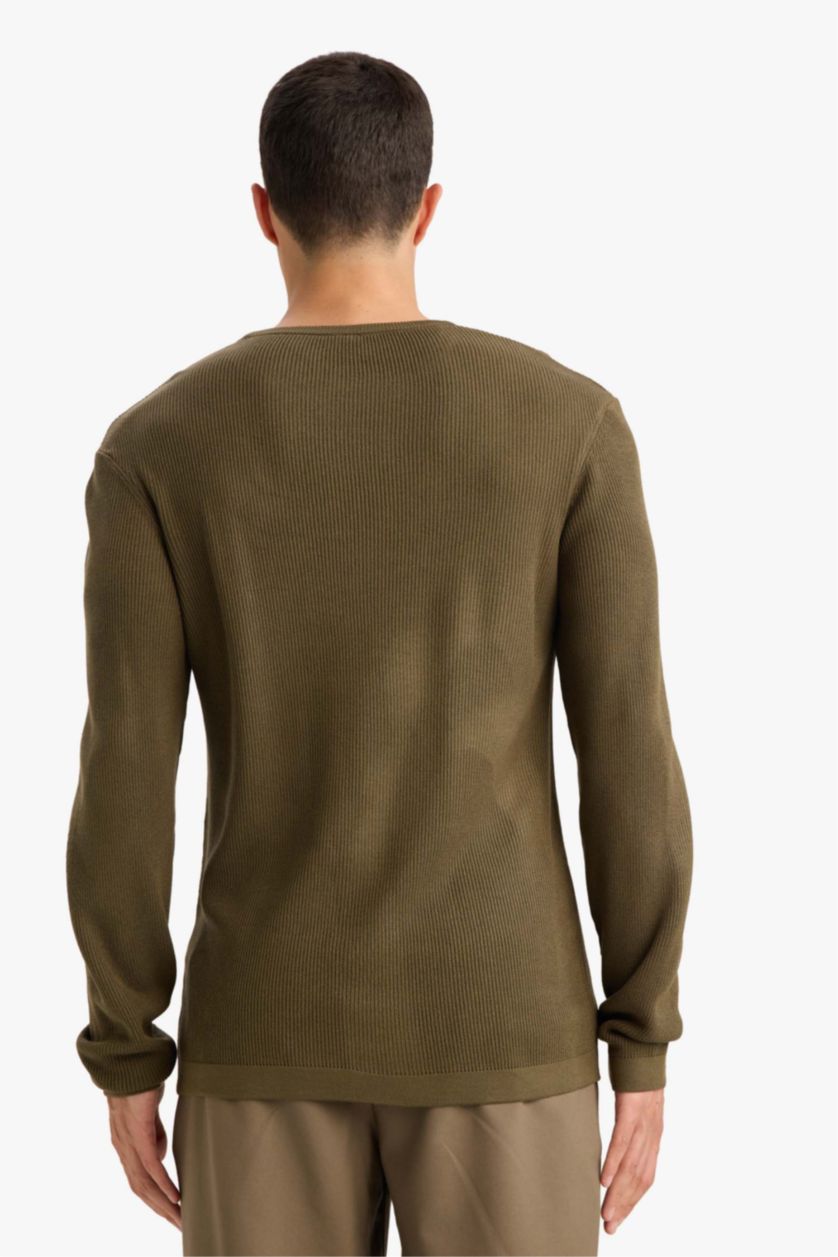 Man Dark Khaki Crew Neck Knit Pullover