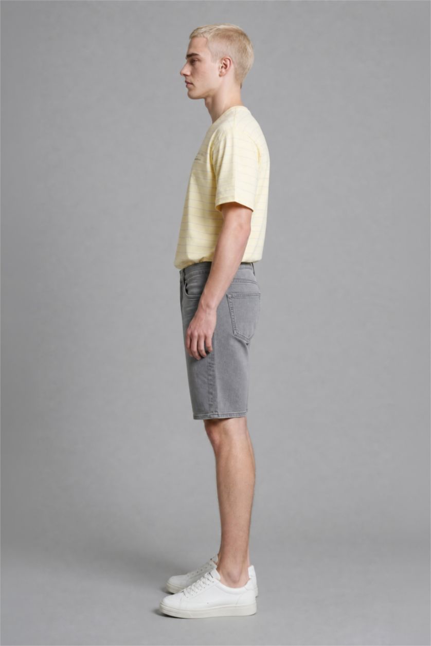 رجال رمادي Regular Fit Denim Bermuda Shorts