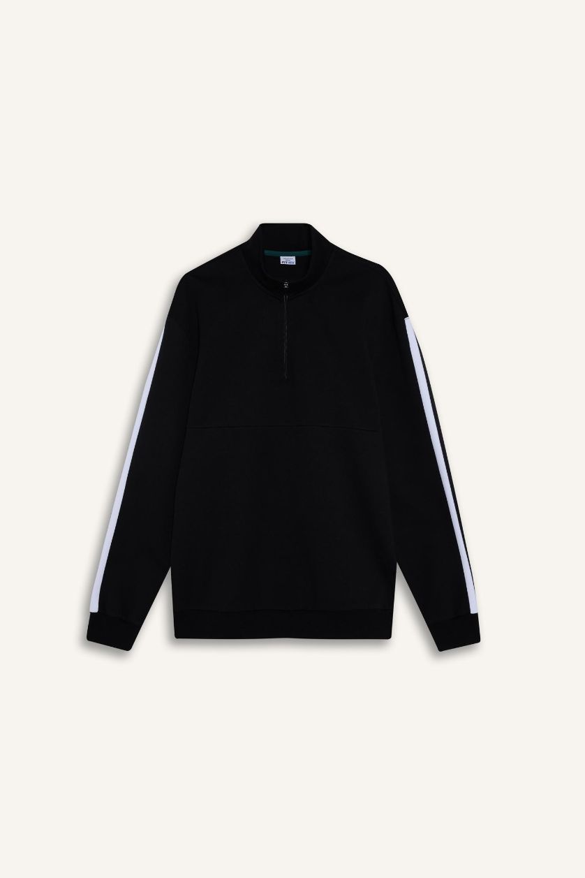 Man Black Standard Fit Sweatshirt
