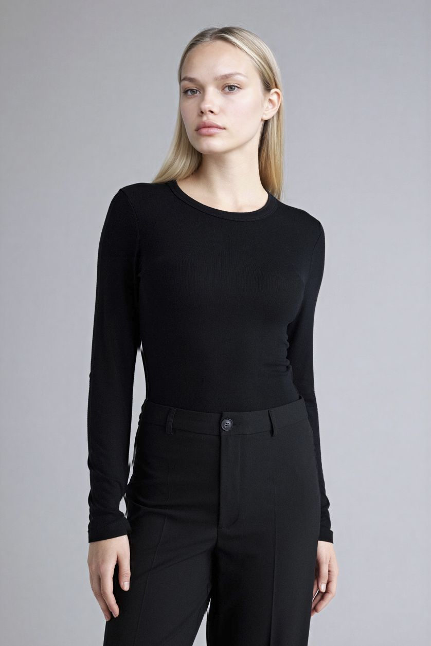 Woman Black Woman Long Sleeve T-Shirt