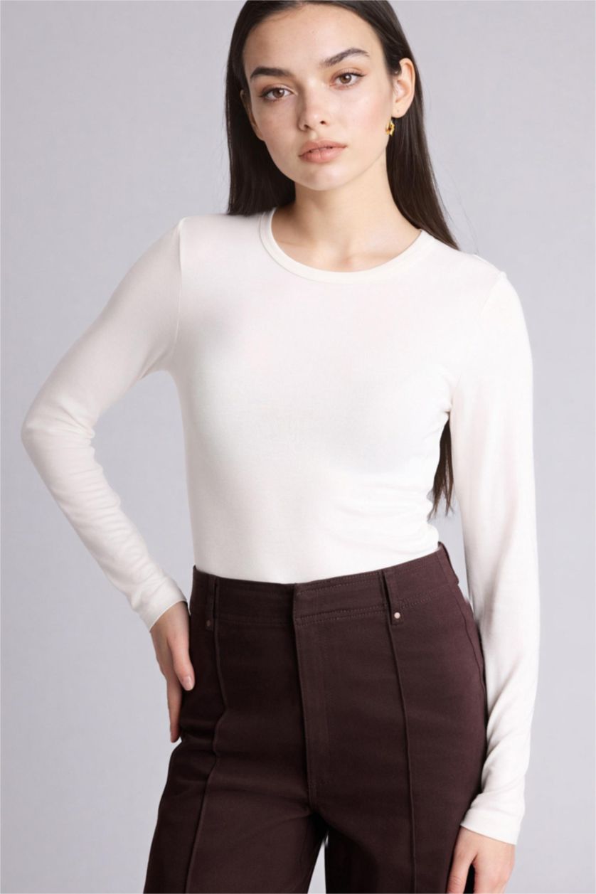 Woman Ecru تيشيرت ردن طويل بيزك سادة سليم فيت