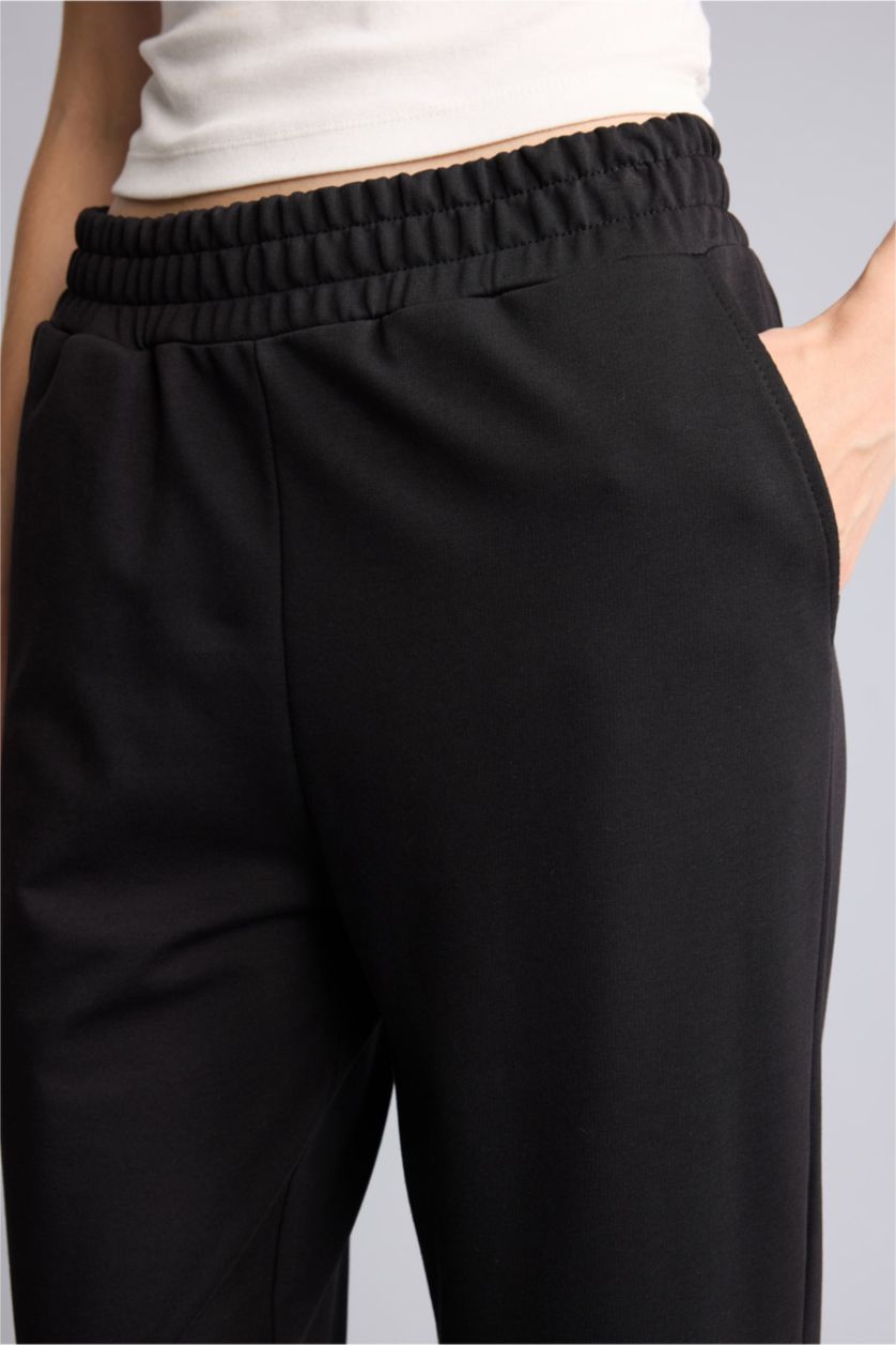 Women Black Balloon Fit Trousers