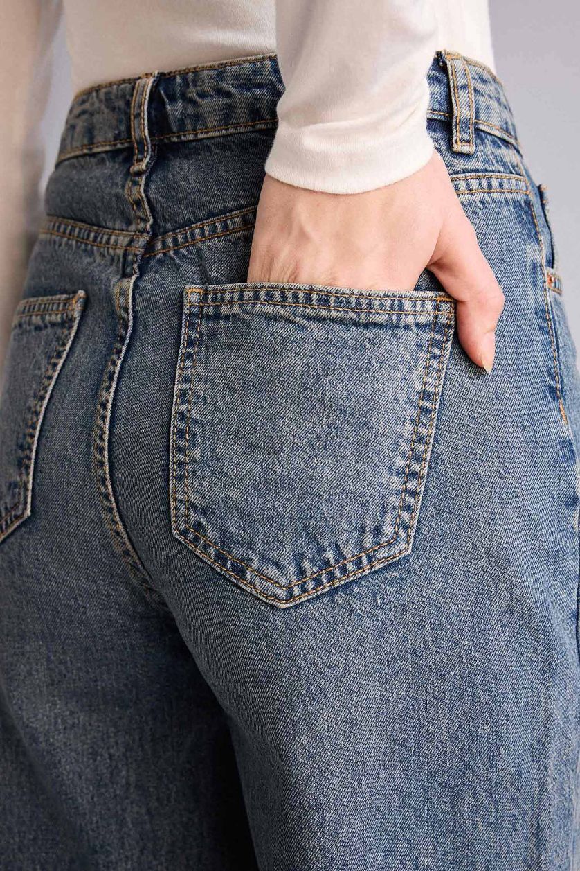Woman Dark Blue 90's Wide Leg High Waist Straight Leg Jeans