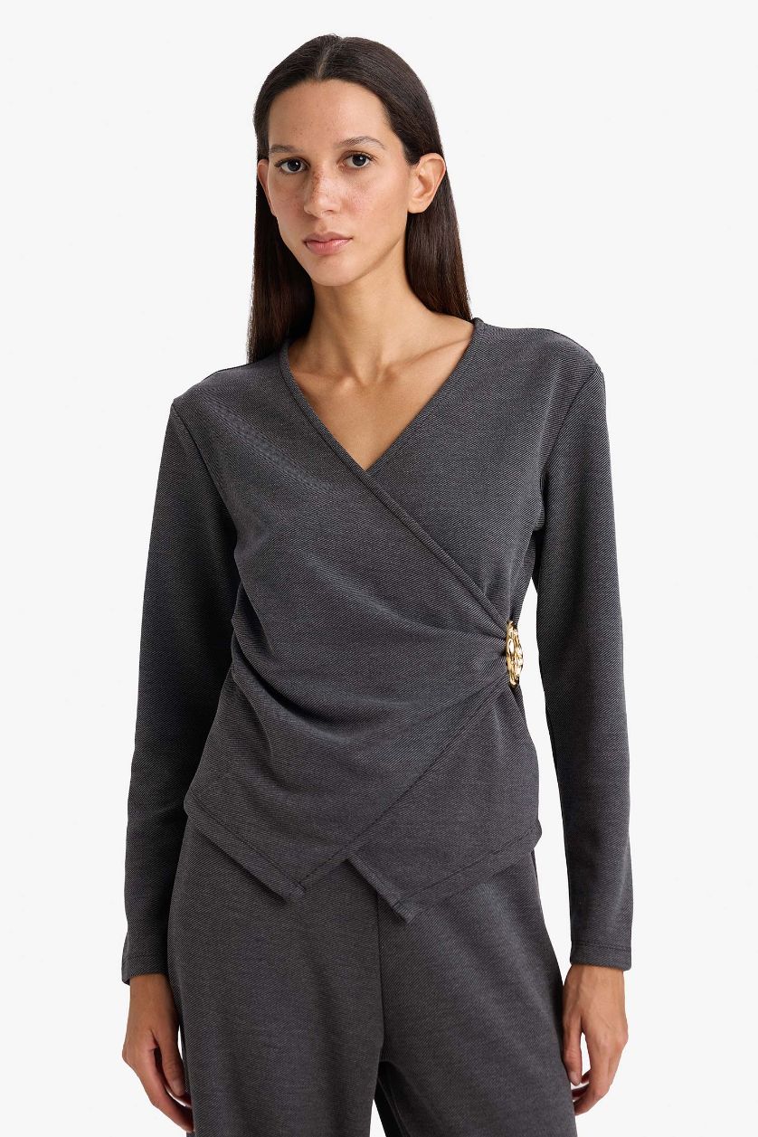 Kadın Koyu Antrasit Regular Fit Wrap Yaka Aksesuar Detaylı Uzun Kollu Bluz