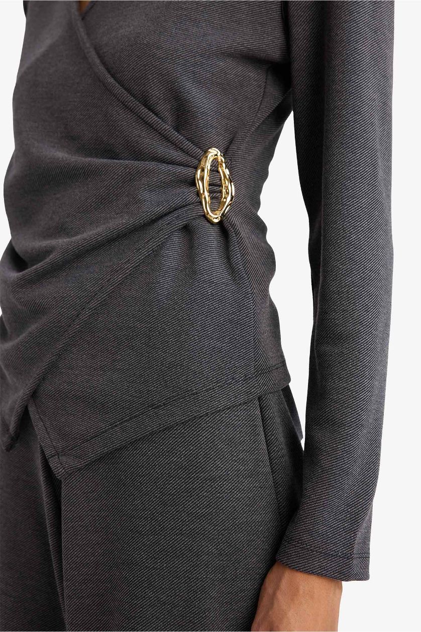 Kadın Koyu Antrasit Regular Fit Wrap Yaka Aksesuar Detaylı Uzun Kollu Bluz