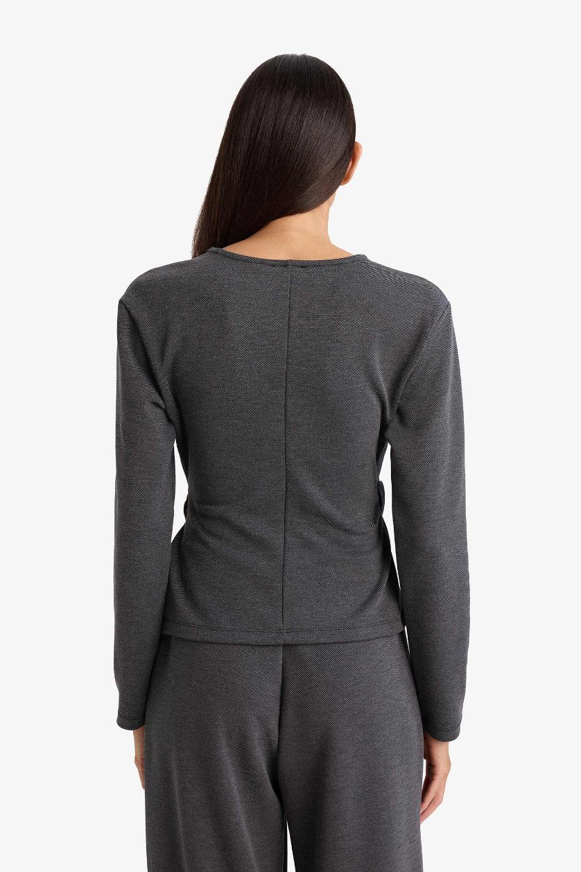 Kadın Koyu Antrasit Regular Fit Wrap Yaka Aksesuar Detaylı Uzun Kollu Bluz