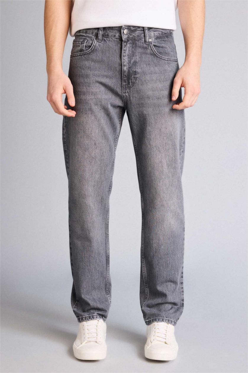 Man Grey Tapered Fit Trousers