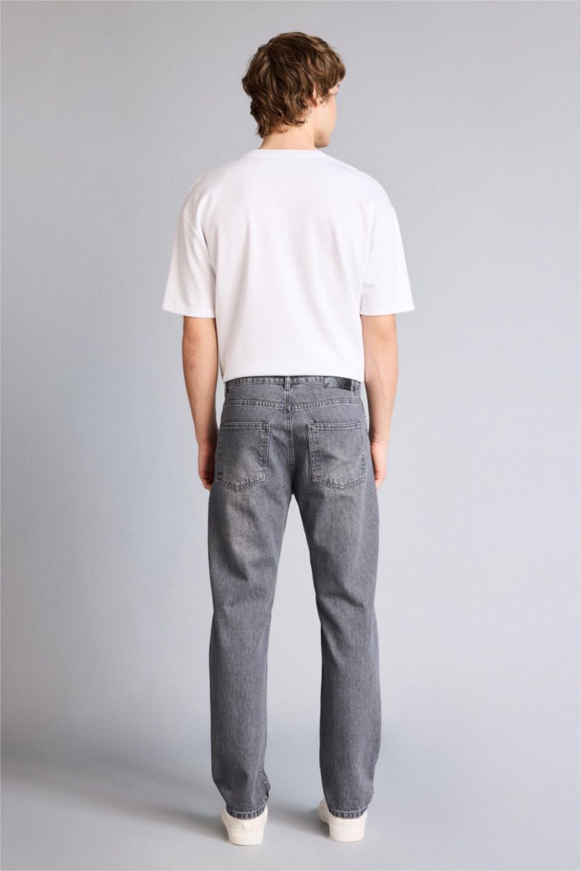 Man Grey Tapered Fit Trousers