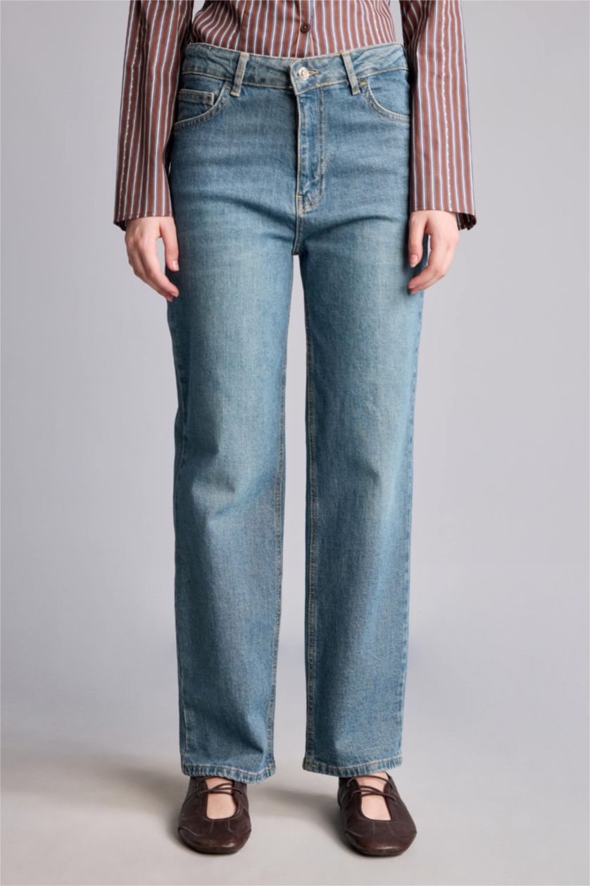 Kadın Mavi Comfort Straight Bilek Boyu Jean Pantolon