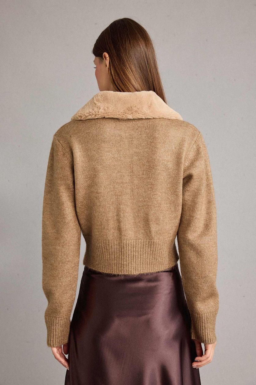 Woman Camel Slim Fit Faux Fur Collar Zippered Cardigan