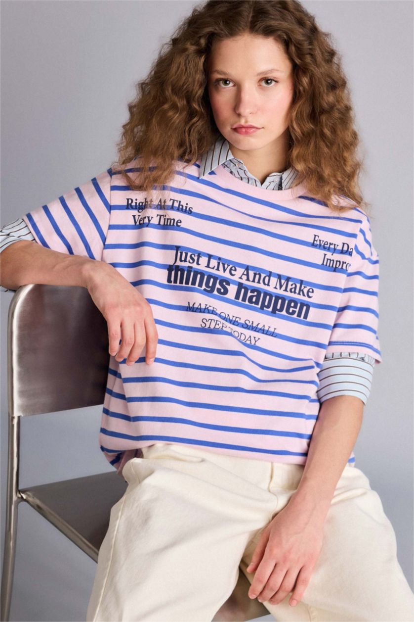 Kadın Açık Pembe Oversıze Bisiklet Yaka Baskılı Kısa Kollu Tişört