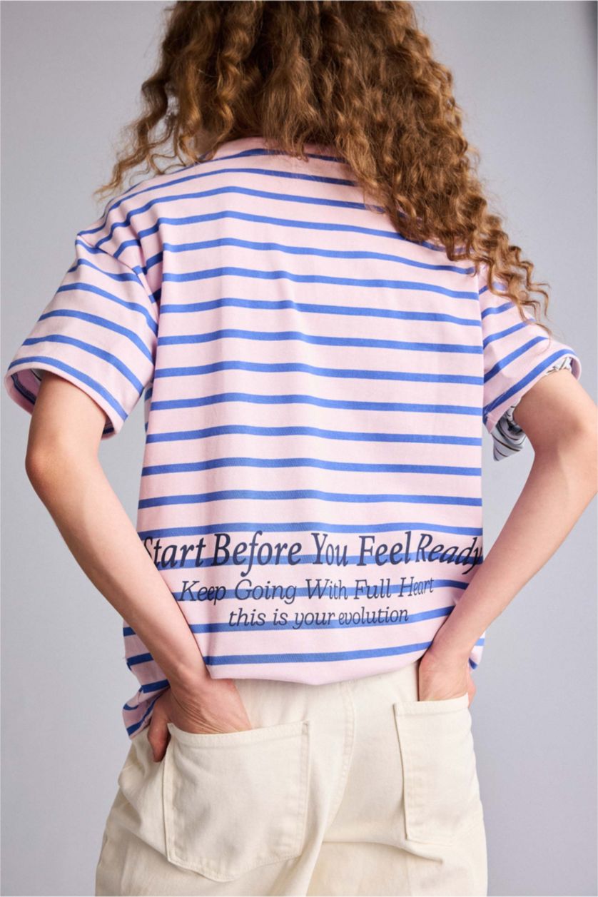 Kadın Açık Pembe Oversıze Bisiklet Yaka Baskılı Kısa Kollu Tişört