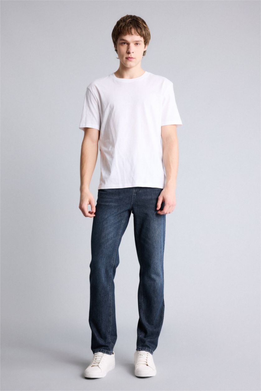 رجال أزرق غامق بنطرون قصة مستقيمة