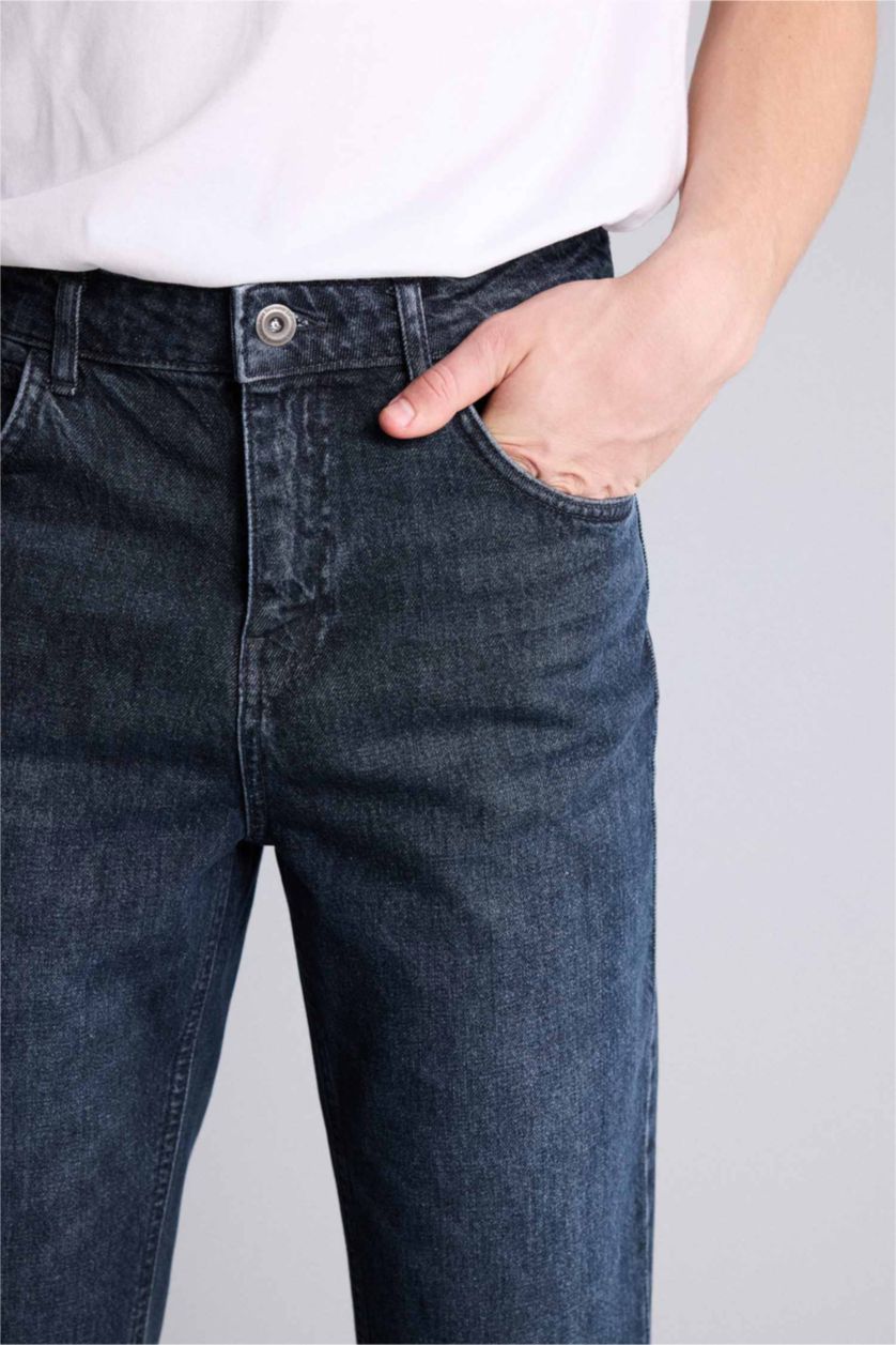 رجال أزرق غامق بنطرون قصة مستقيمة