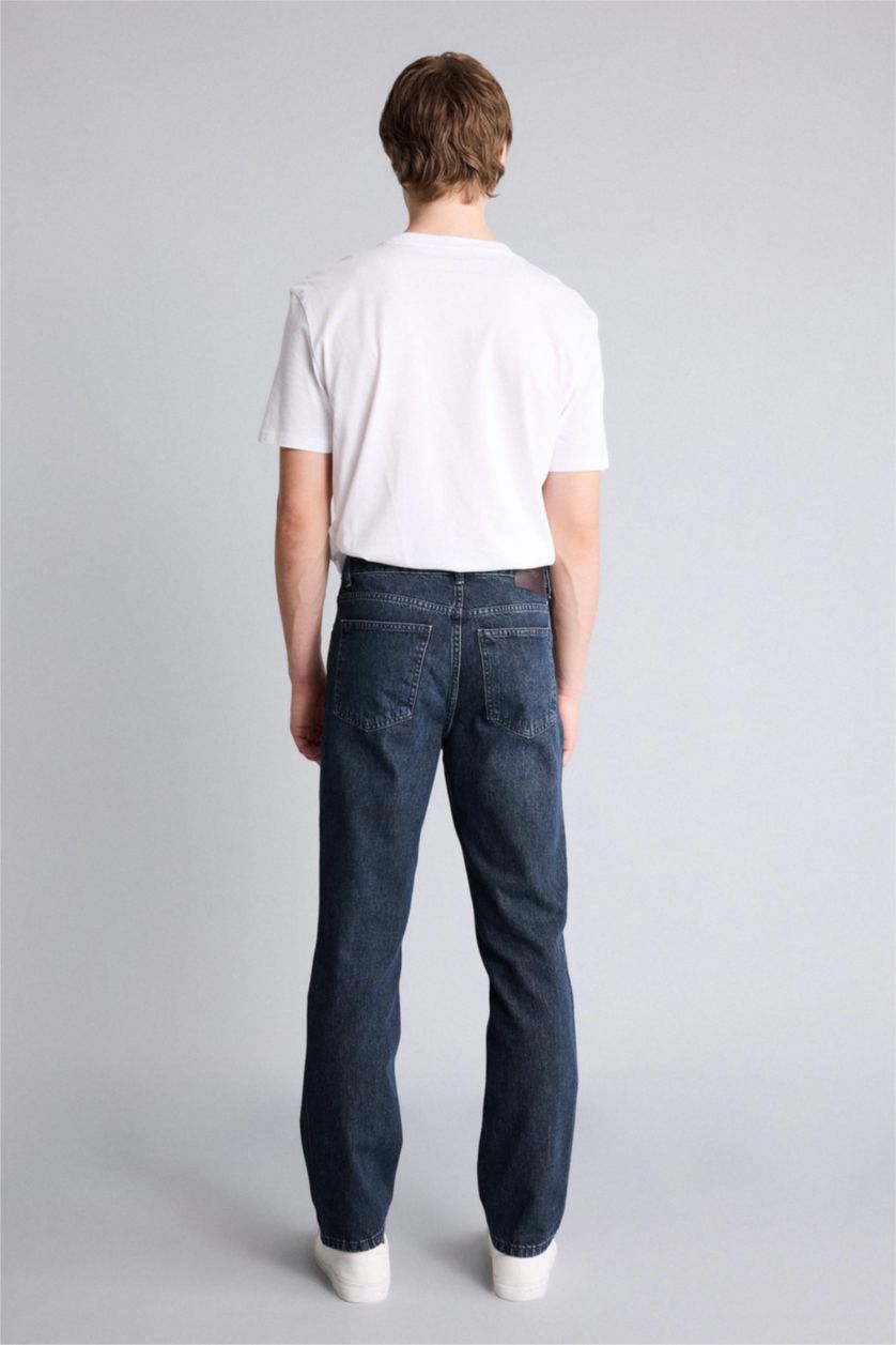 رجال أزرق غامق بنطرون قصة مستقيمة