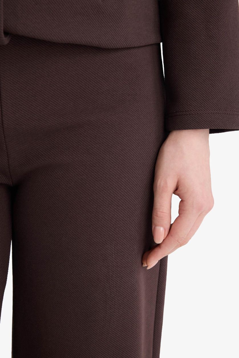 حريمي بني بنطلون قصة واسعة مستقيمة برجل عادية