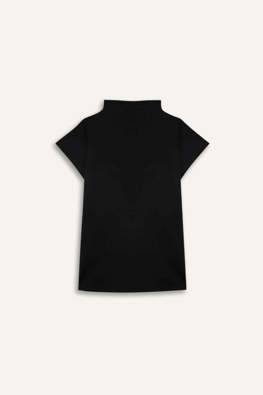 Kadın Siyah Slım Fıt Yarım Balıkçı Yaka Tişört