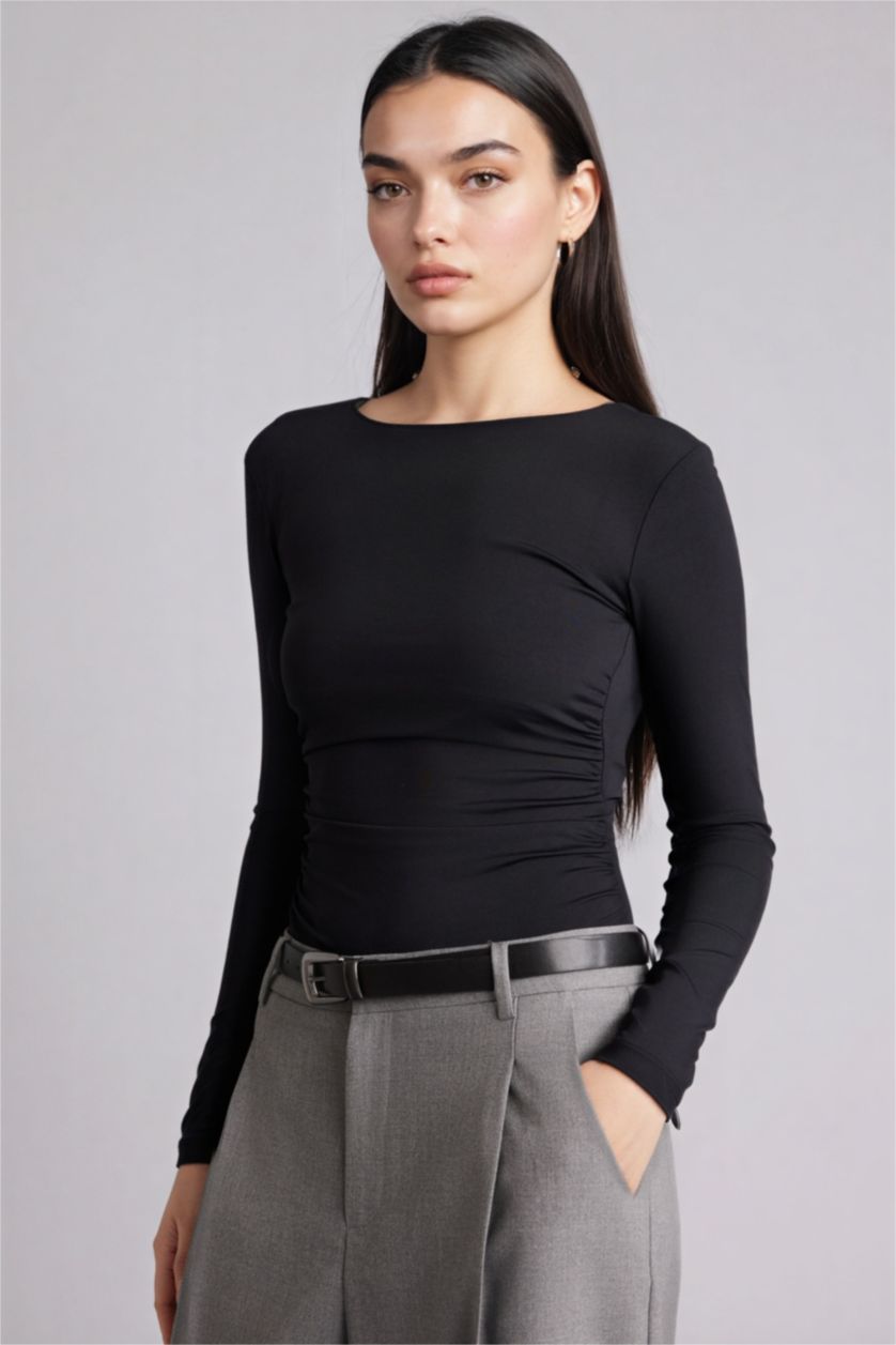 Woman Black تيشيرت ردن طويل سليم فيت وياخة مستديرة