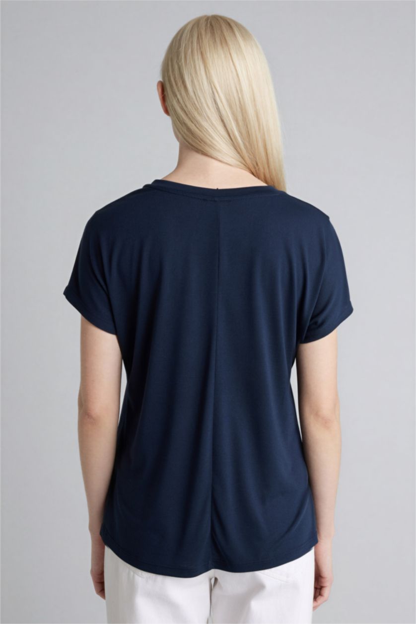 حريمي كحلي تيشيرت نص كم برقبة مستديرة بطبعة